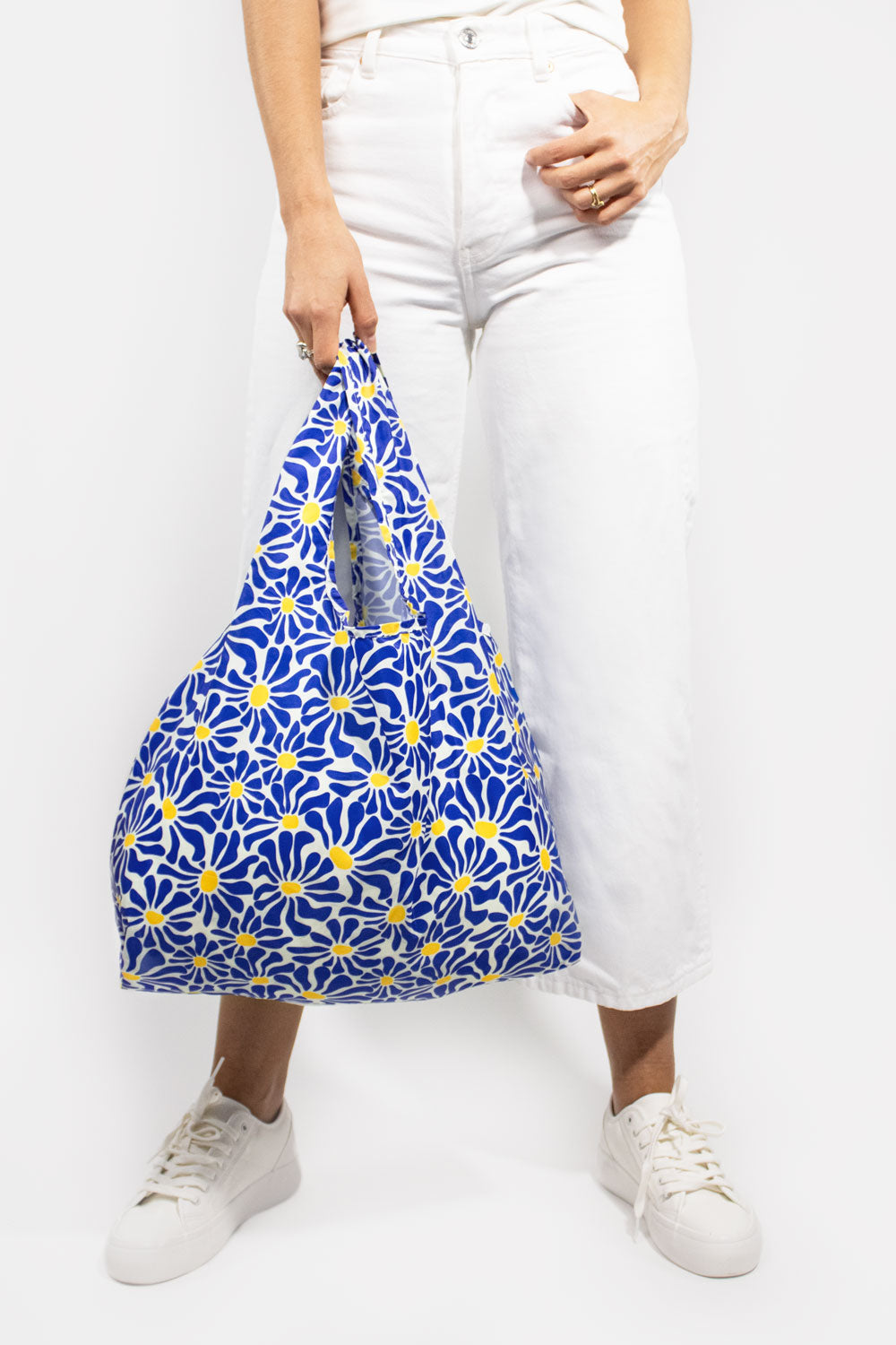 Abstract Flowers Blue | Medium