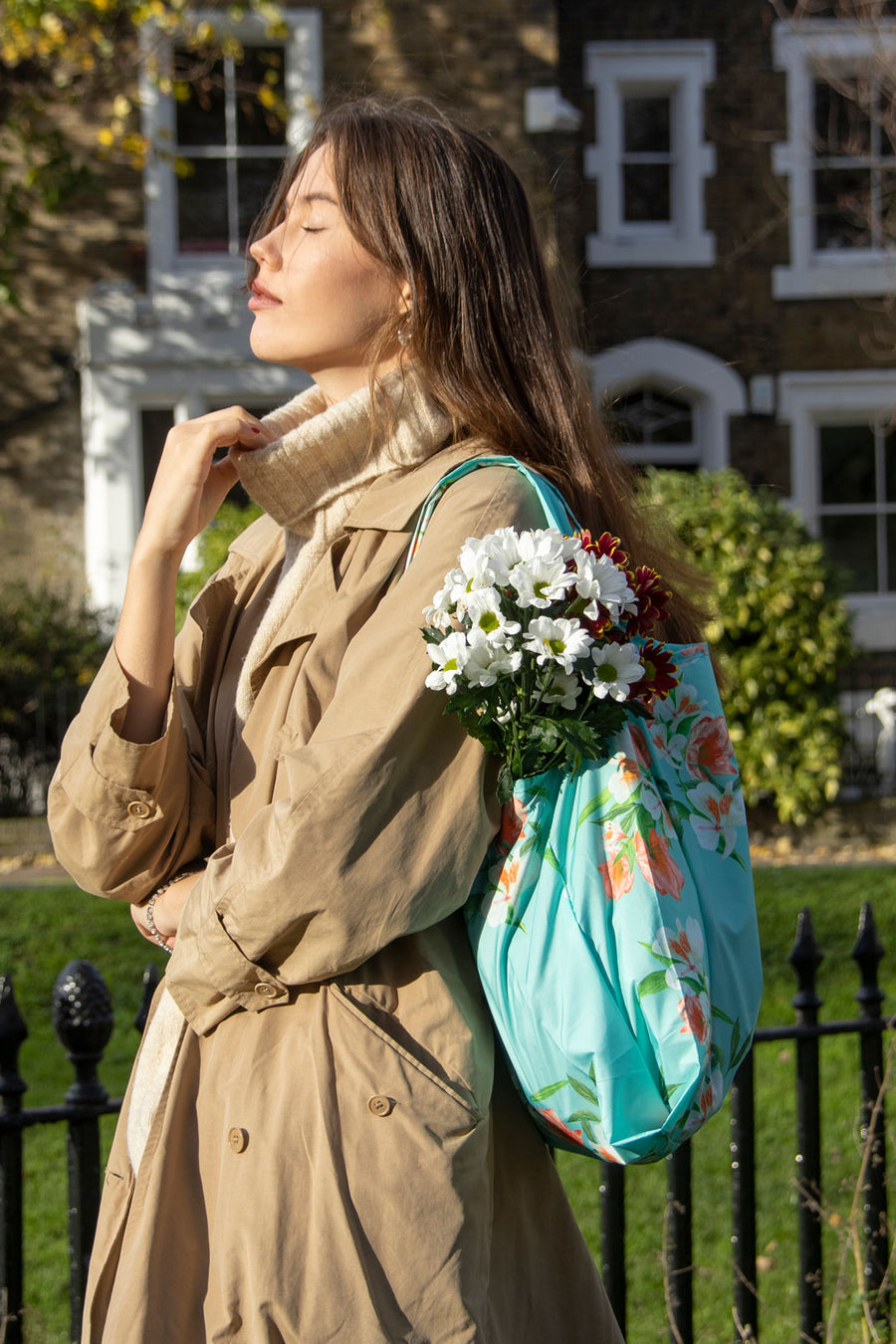 Kind Bag Floral Blue Reusable Bag Lifestyle